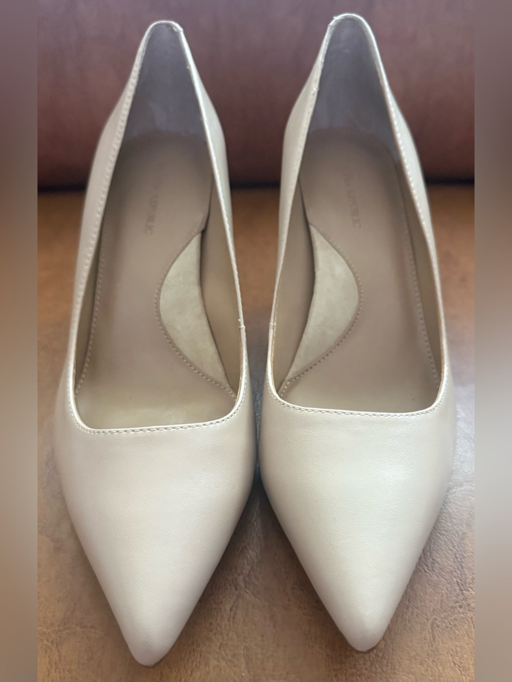 Banana Republic Delphine Nude Pointed Toe Stiletto Pumps Heels 8.5M - Picture 4 of 10